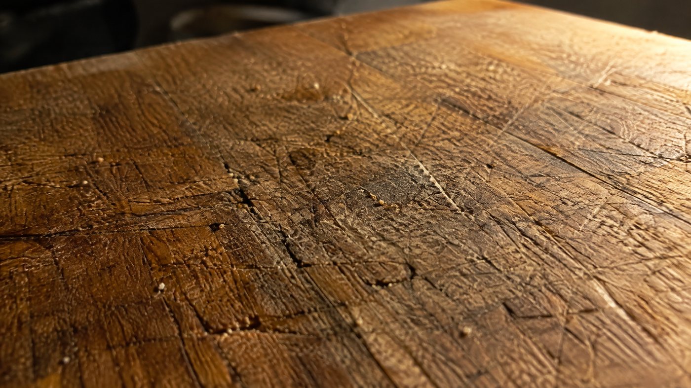 Abgenutztes Holzbrett